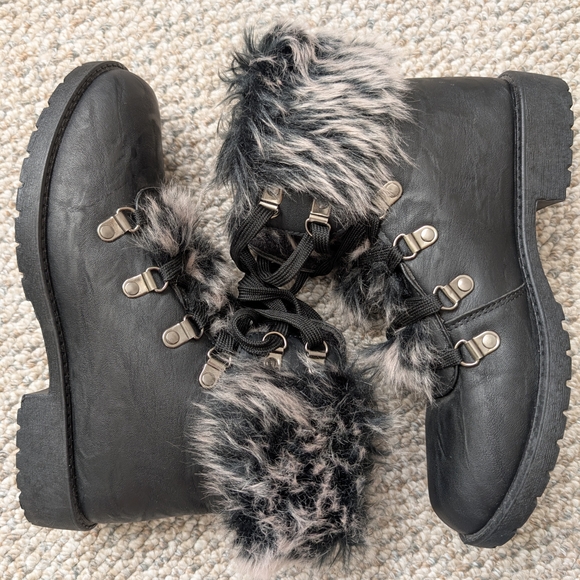 Women's Wanted Stratton Fur Trim Boots 8.5 - Picture 2 of 5